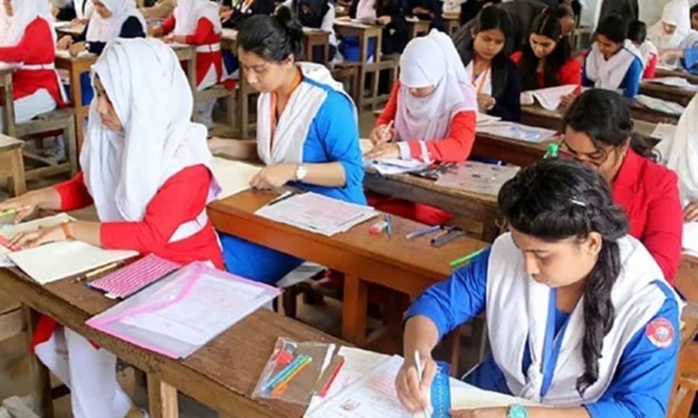 চট্টগ্রাম বোর্ডের অধীন এইচএসসি ও সমমানের  পরীক্ষা স্থগিত