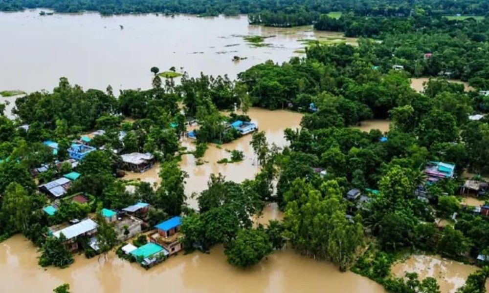 চট্টগ্রামে বন্যায় নিহত ১৬, ক্ষতিগ্রস্ত ১৫ হাজারের বেশি বসতবাড়ি