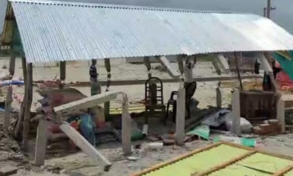 তিতাস নদীর তীরে অবৈধ দখল উচ্ছেদ অভিযান, চার দোকান গুঁড়িয়ে দিল জেলা প্রশাসন