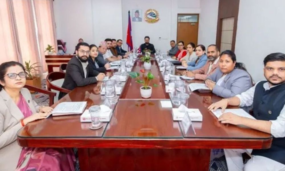 বন্যায় ক্ষতিগ্রস্তদের এক মাসের বেতন দেওয়ার সিদ্ধান্ত নেপালের মন্ত্রীদের