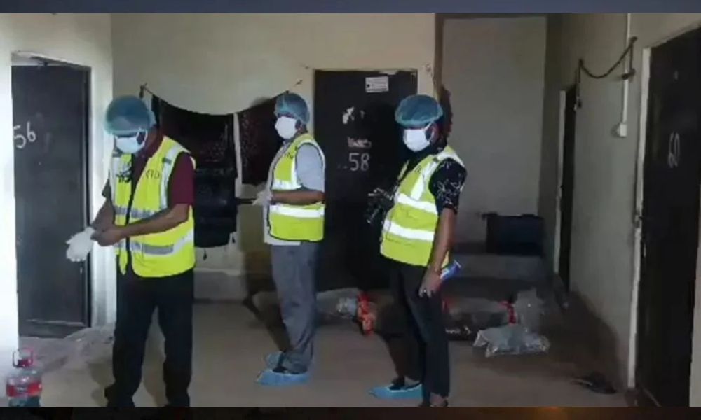 আশুলিয়ায় বন্ধ ঘর থেকে একই পরিবারের ৩ জনের লাশ উদ্ধার