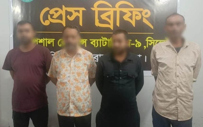 ব্রাহ্মণবাড়িয়ায় এসআরবির অভিযান, অনলাইন জুয়া খেলার অভিযোগে গ্রেপ্তার ৪