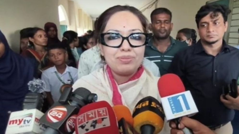 নাগরিকত্ব থাকলে যে কোনো সময় দেশ ছাড়তে ও ফিরতে পারেন: রুমিন ফারহানা