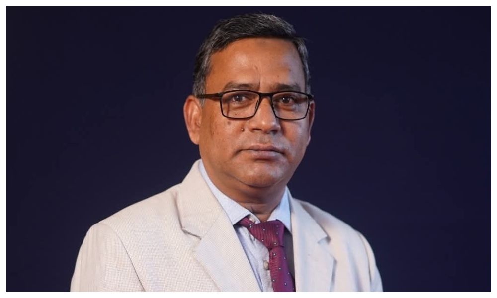 নোবিপ্রবিতে শেখ হাসিনার ছবি প্রদর্শনের ঘটনায় বিভাগীয় চেয়ারম্যান অব্যাহতি