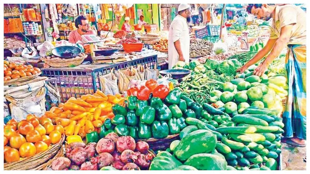 জ্বালানি তেলের পর বাড়ল নিত্যপণ্যের দাম