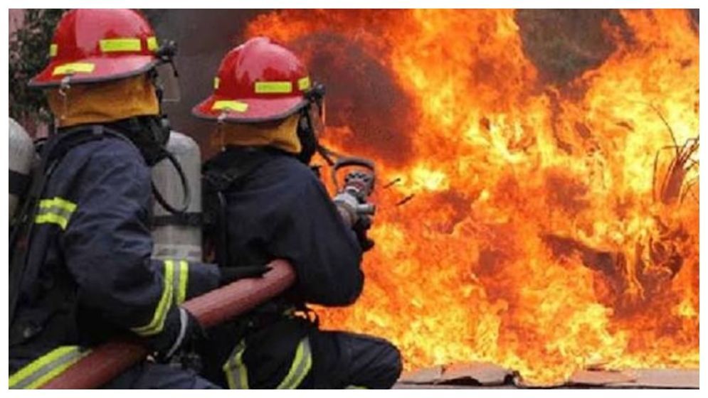 বনানীতে বহুতল ভবনে আগুন, নিয়ন্ত্রণে ফায়ার সার্ভিস