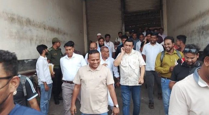 বেনাপোলে ব্যবসাবান্ধব পরিবেশ ফিরিয়ে আনা হবে : নৌপরিবহন প্রতিমন্ত্রী