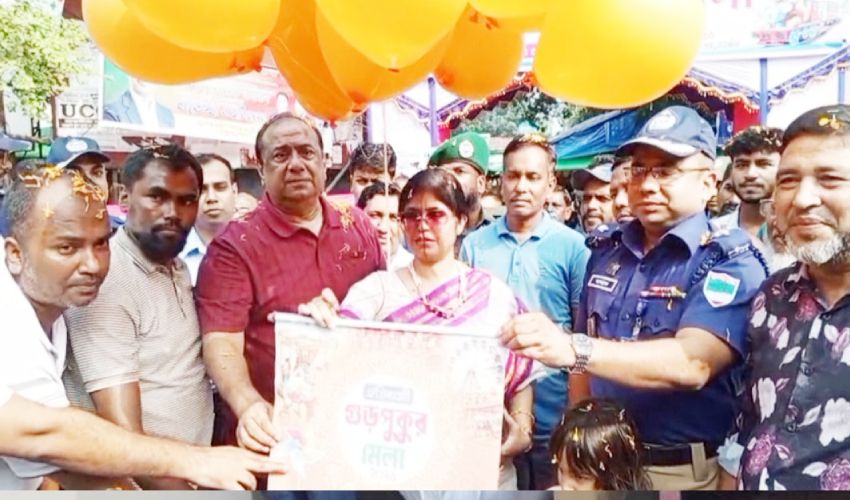 সাতক্ষীরায় আবার শুরু হলো ৩শ' বছরের ঐতিহ্যবাহী গুড় পুকুর মেলা