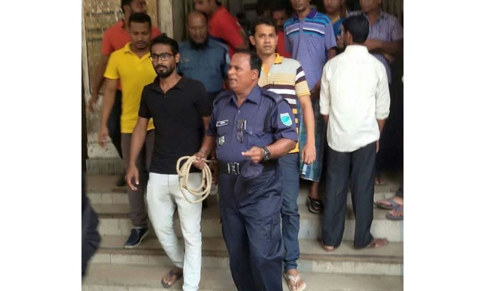 ফ্যাসিস্ট আমলের কারাবাসের স্মৃতিচারণ করে জবি ছাত্রদল নেতা রুমির আবেগঘন বার্তা