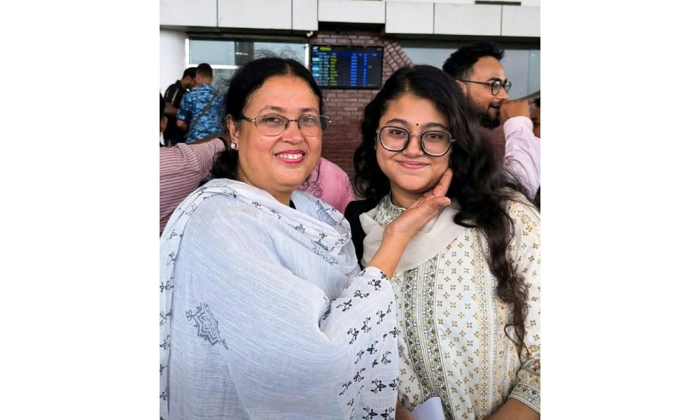 সাতক্ষীরার মেয়ে প্রজ্ঞার প্রকৌশল প্রতিযোগিতায় বিশ্বজয়