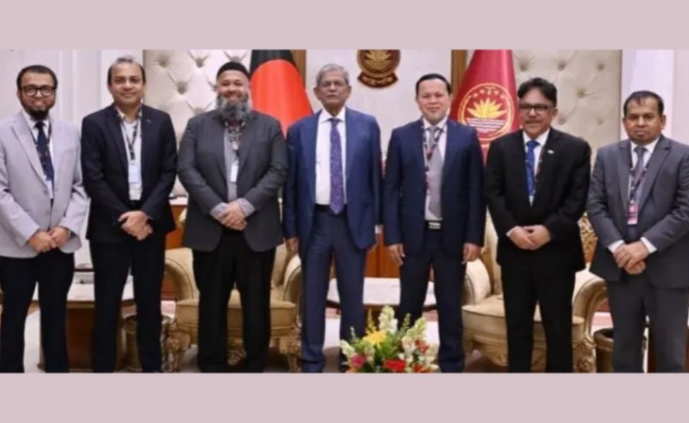 দেশে এত গ্র্যাজুয়েট, তবু প্রতিষ্ঠান পরিচালনায় বিদেশি কর্মী কেন